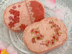 ユニオンケミカー株式会社の可食性インクラボでダックワースに桜のイラストをダイレクト印刷しました。貴社でもお菓子を、フードプリントで「SNS映え」する特別なスイーツに変身させてみませんか?